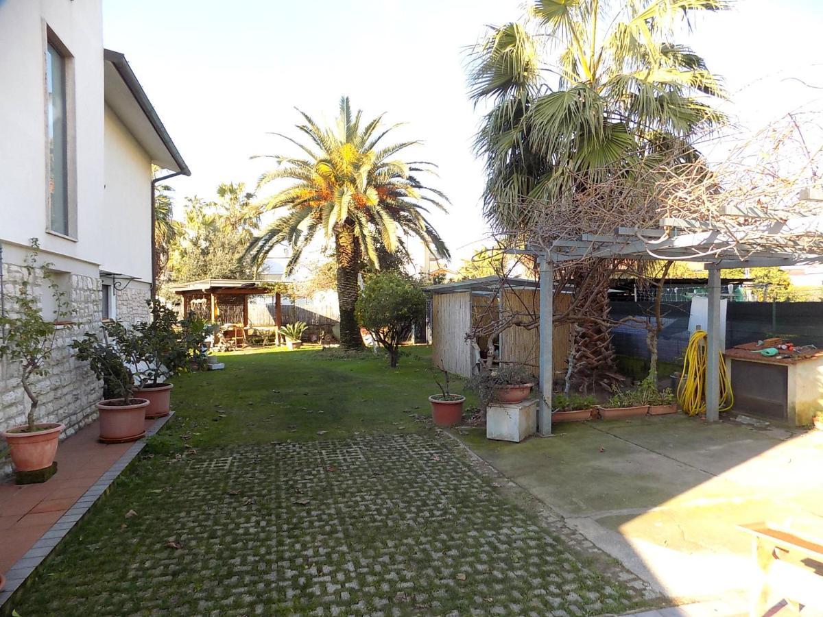 Aparthotel Casa Nuccia Marina di Massa Exterior foto